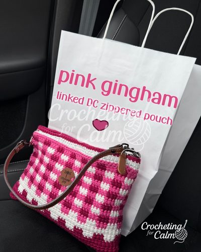 Think pink micro gingham zippered pouch! 💖👛
